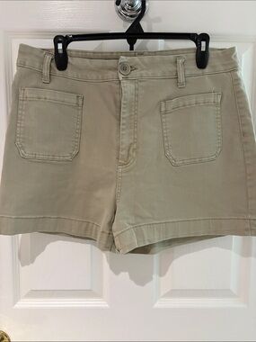 Oat New York Beige Utility Shorts with Front Patch Pockets